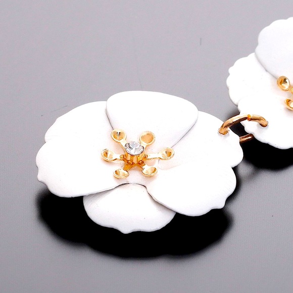 Anthro Blossom Earrings in White - Picture 5 of 7